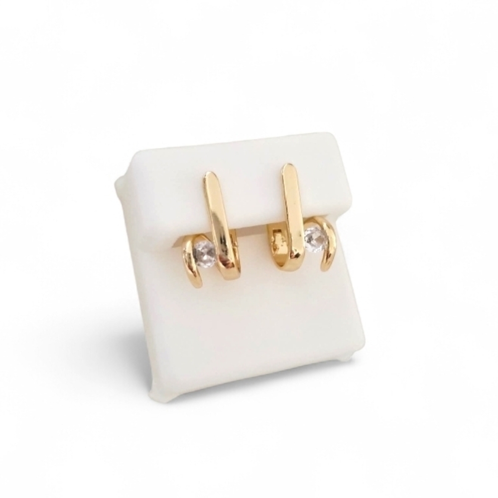 Elegant Gold Earrings with Crystal Accents